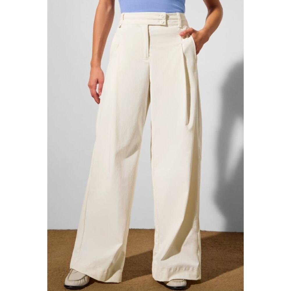 NWT Fabletics x Erica Malbon Wide Leg Trousers, Off-White, Size M Short